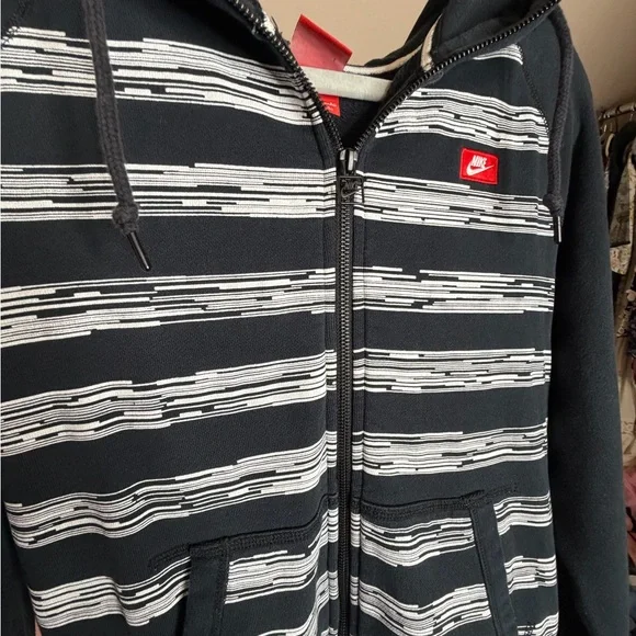 Nike Black and White Zip-Up Hoodie Size XL - Picture 2 of 10